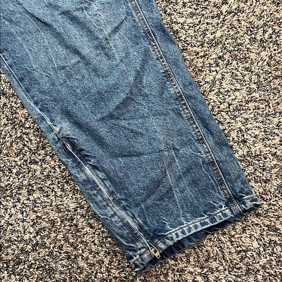 🆕 Wild Fable Barrel Zippered Bottom Low Rise Rigid Denim Jeans Sz 4 | NWT - Picture 6 of 13